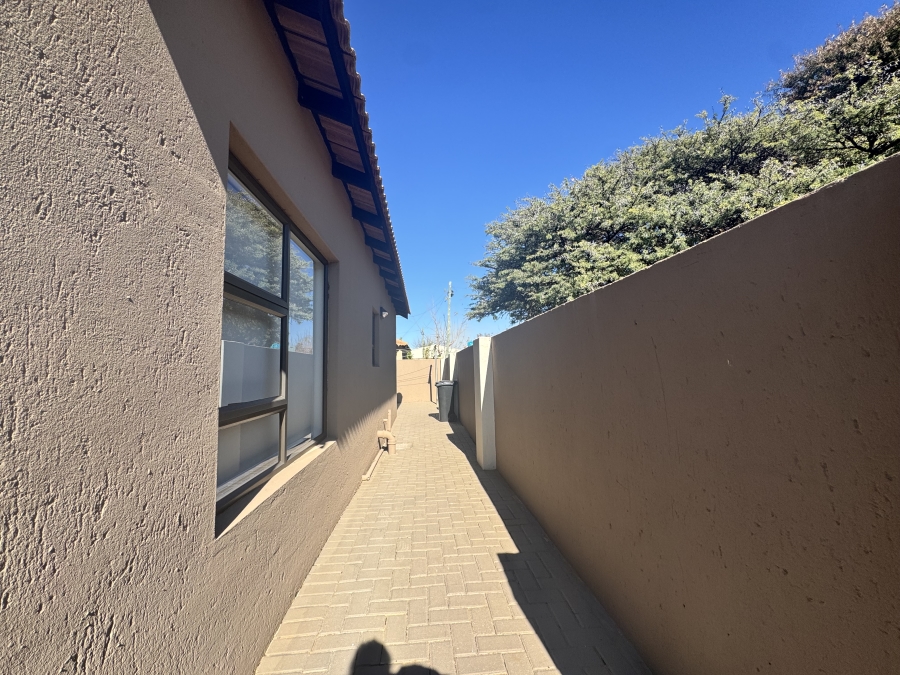To Let 3 Bedroom Property for Rent in Wilkoppies North West
